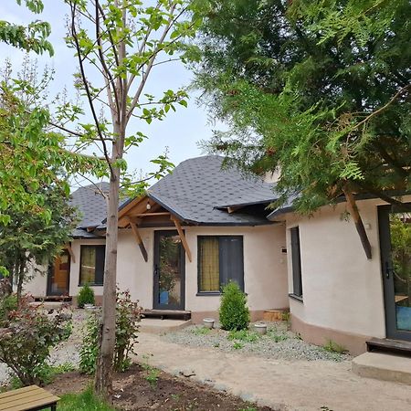 Happy Nomads Yurts & Hostel Karakol Εξωτερικό φωτογραφία