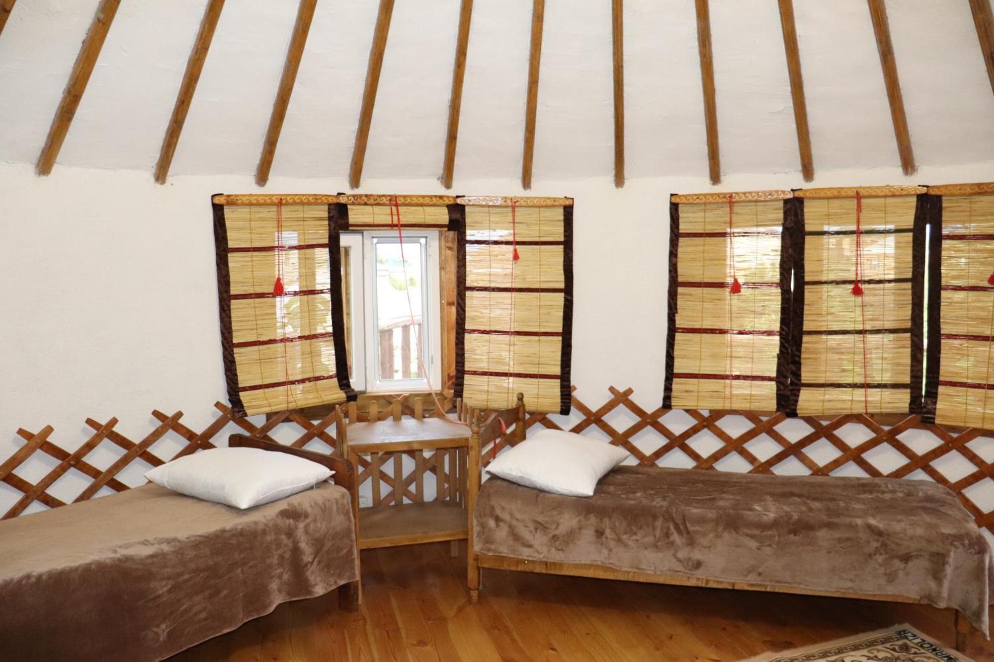 Happy Nomads Yurts & Hostel Karakol Εξωτερικό φωτογραφία