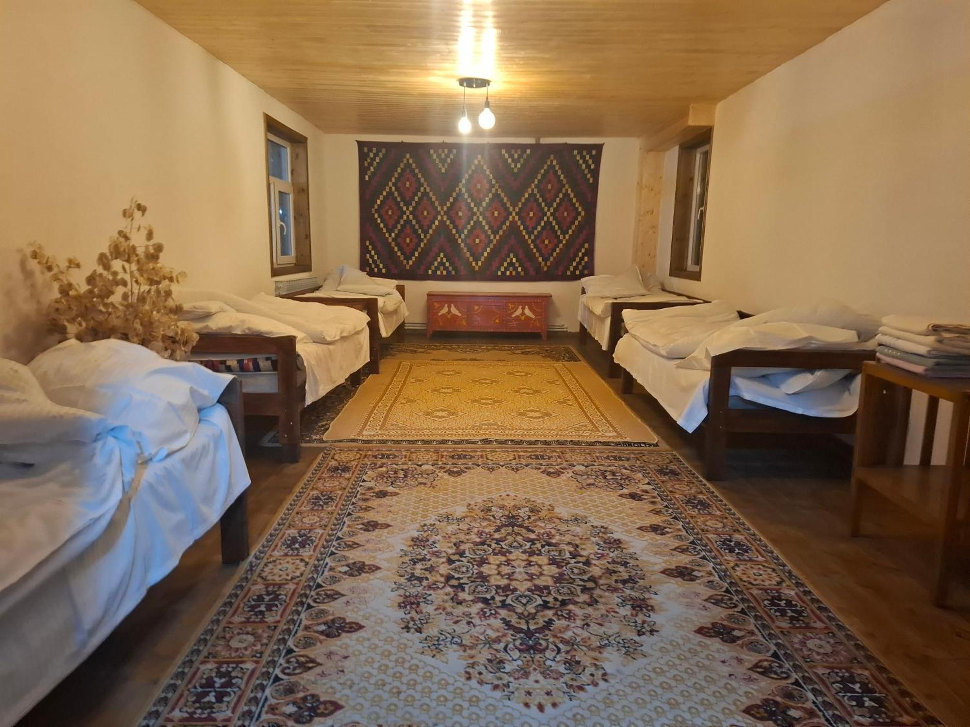 Happy Nomads Yurts & Hostel Karakol Εξωτερικό φωτογραφία