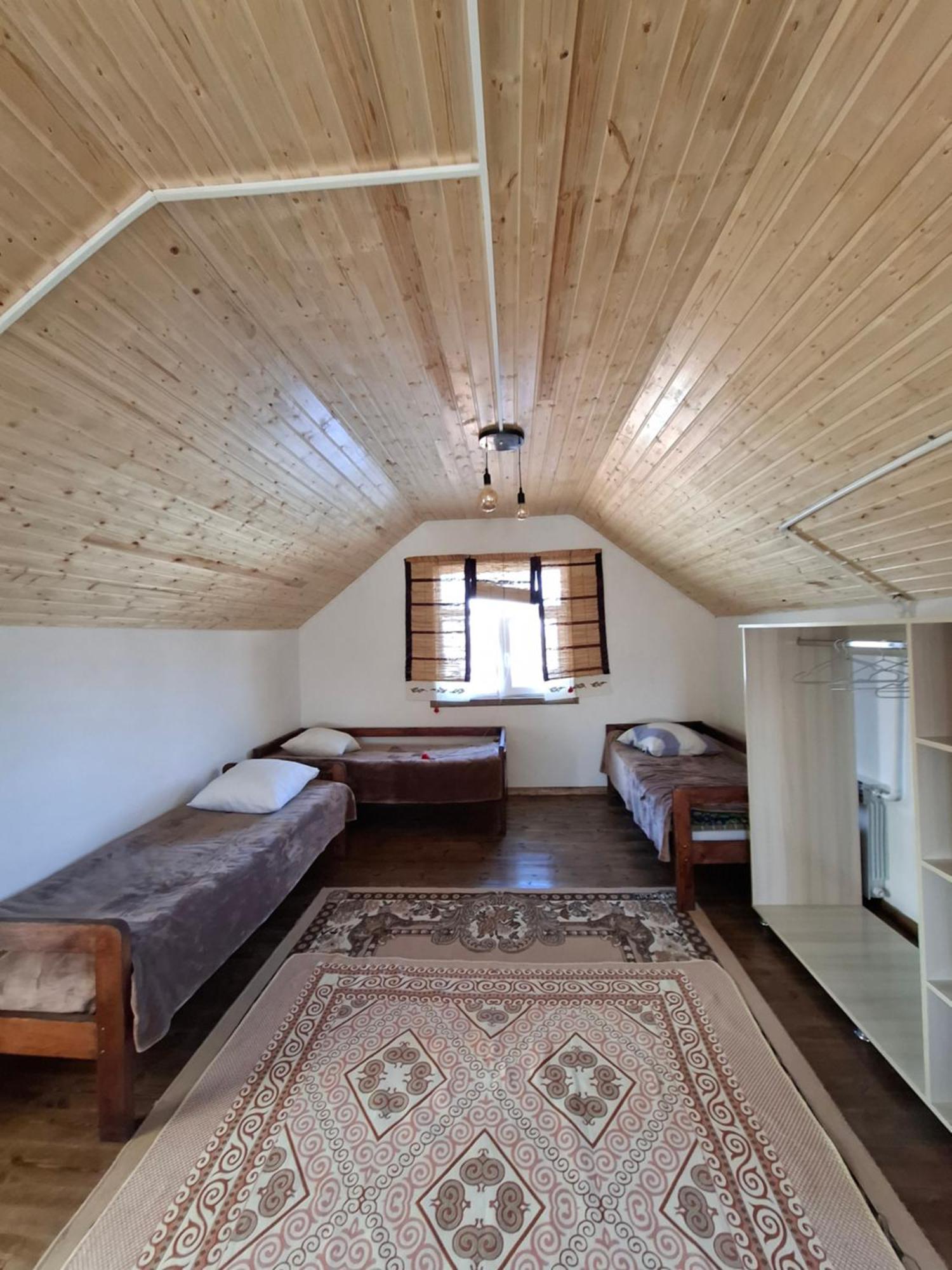 Happy Nomads Yurts & Hostel Karakol Εξωτερικό φωτογραφία